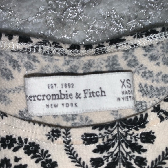 Black And Cream Crop Top - Picture 2 of 3